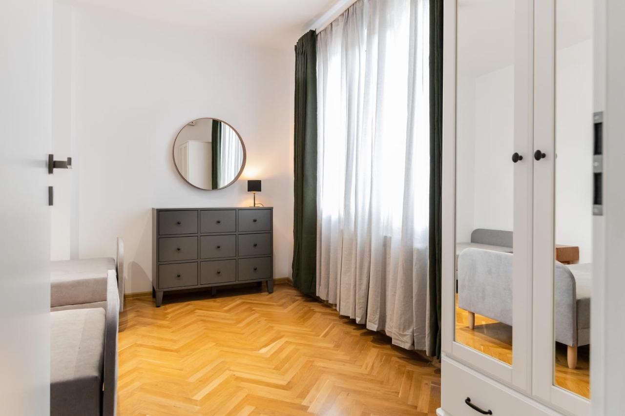 Industrial 2-bdr Flat By The National Stadium Appartamento Sofia
